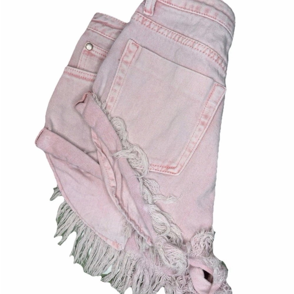 Trendy Pink Frayed Denim Shorts - Picture 4 of 10